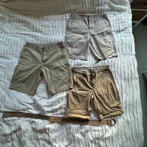Men’s Khaki Shorts Bundle (3 Pairs) + Free Belt. Size 30 – Old Navy & Goodfellow